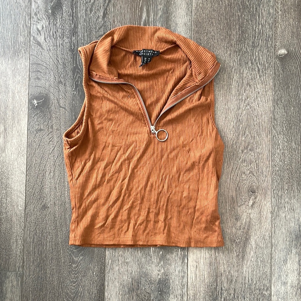 Brown crop top with zip up